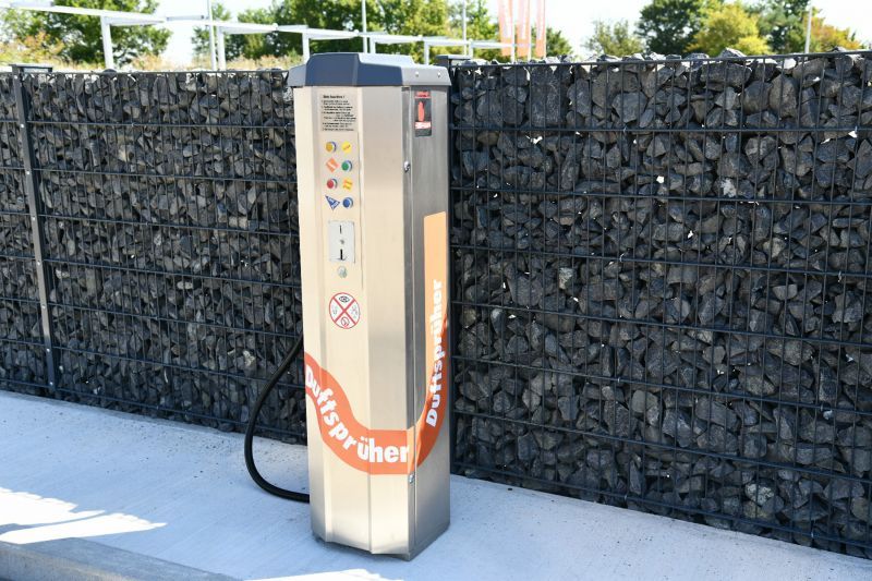 Eine Servicestation auf dem Gelände des Waschparks.